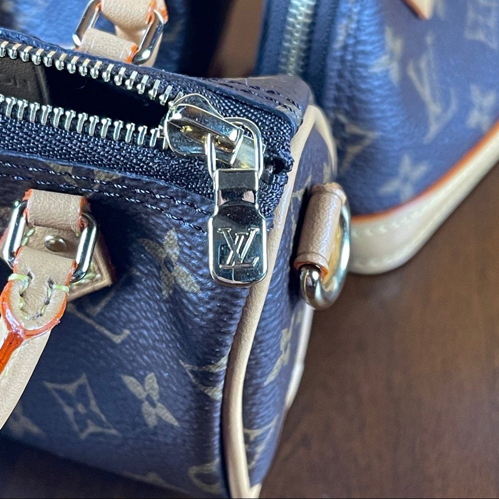 Louis Vuitton Monogram Trio Mini Icons - Picture 9 of 16